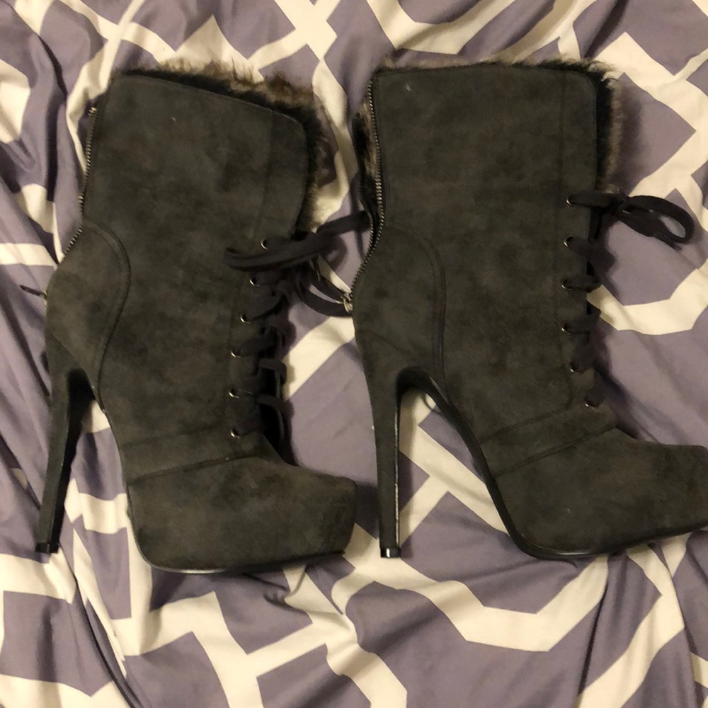Heels - Picture 2 of 7